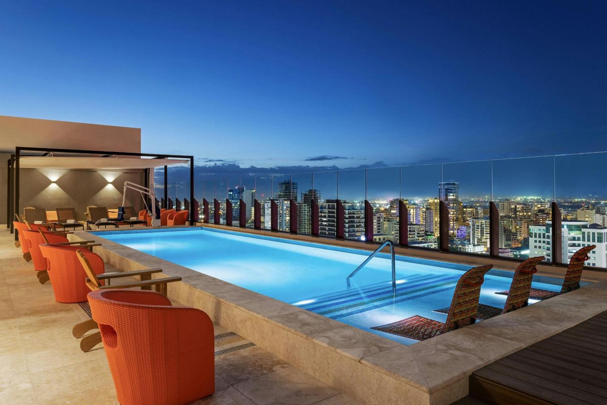 Hotel Aloft Santo Domingo Piantini Exterior foto