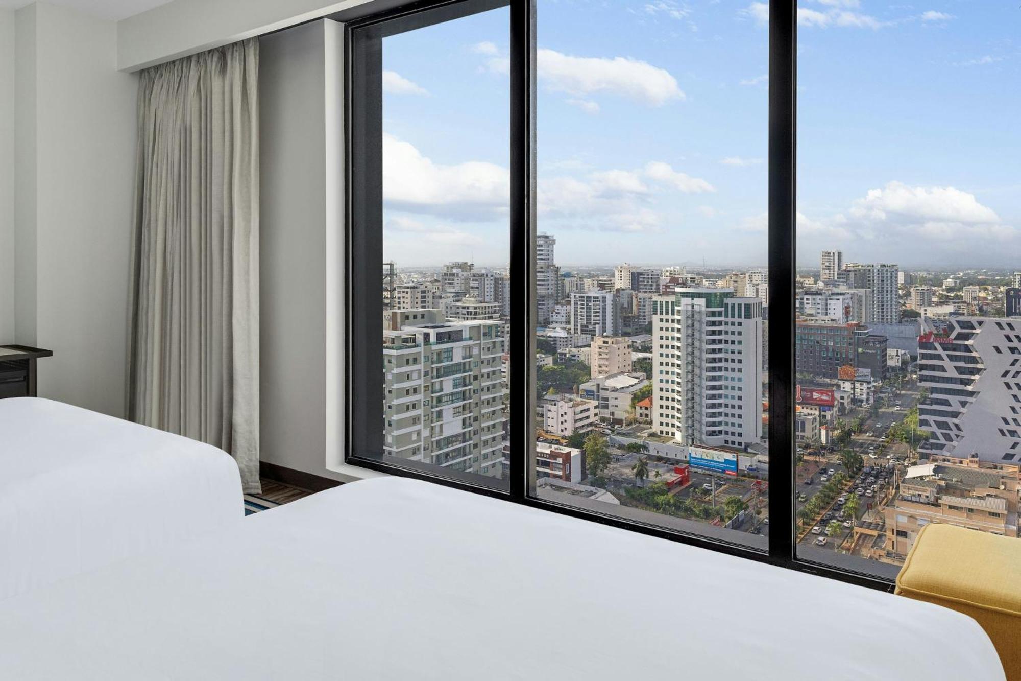 Hotel Aloft Santo Domingo Piantini Exterior foto