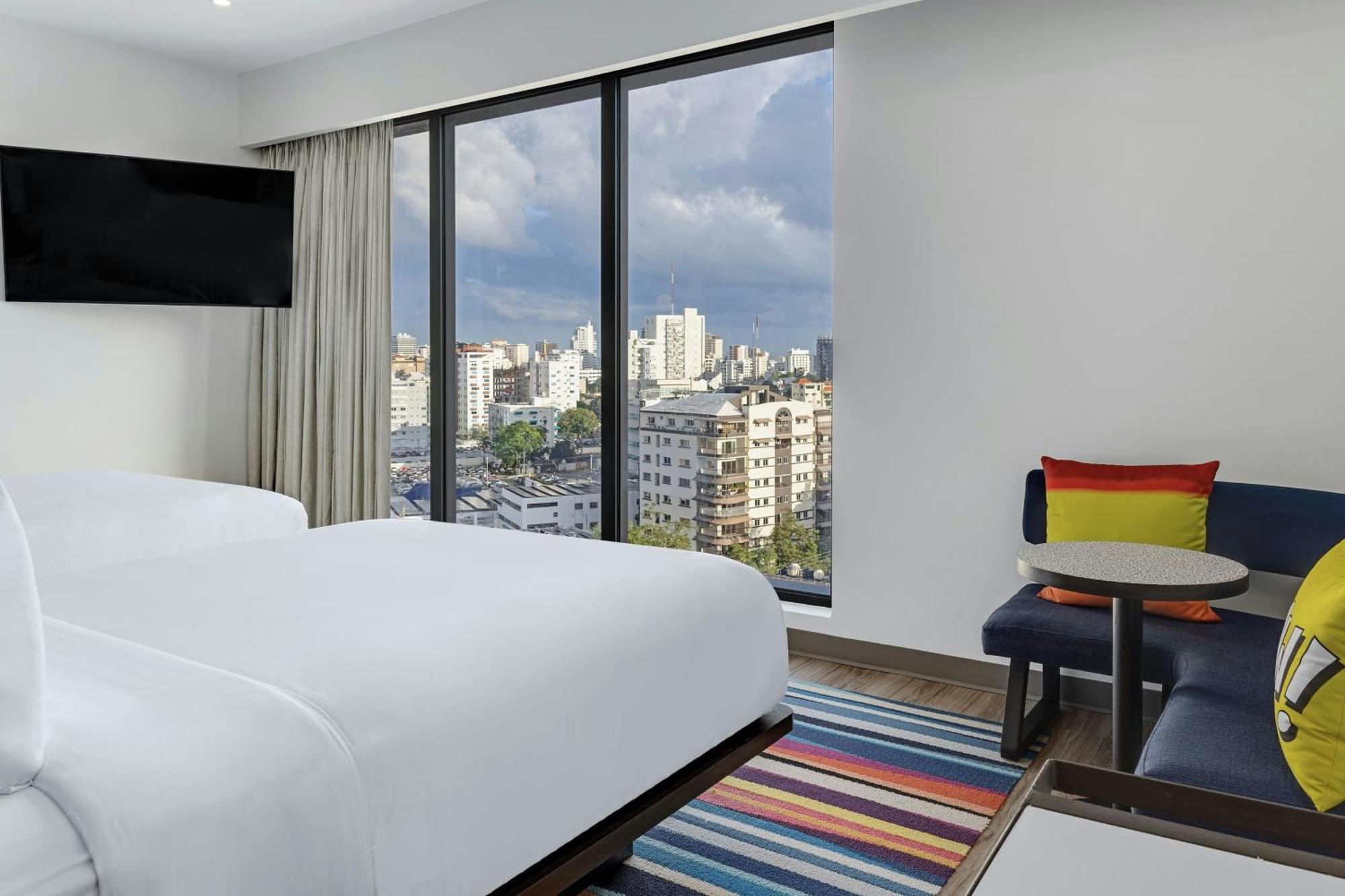 Hotel Aloft Santo Domingo Piantini Exterior foto